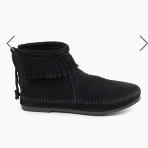Women’s Black Back zip Minnetonka Booties